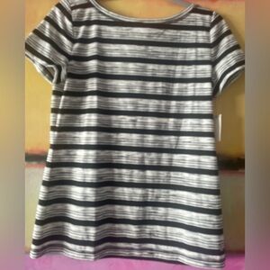 T by Talbots Top Size Small Black White Stripe Short Sleeve Twist Keyhole Back